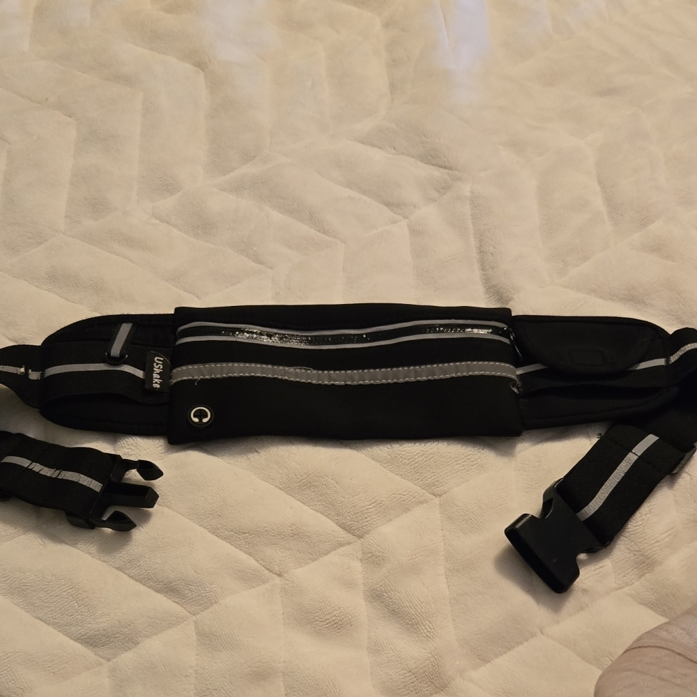 Black Belt Bag with Adjustable Straps and Minimalist Design